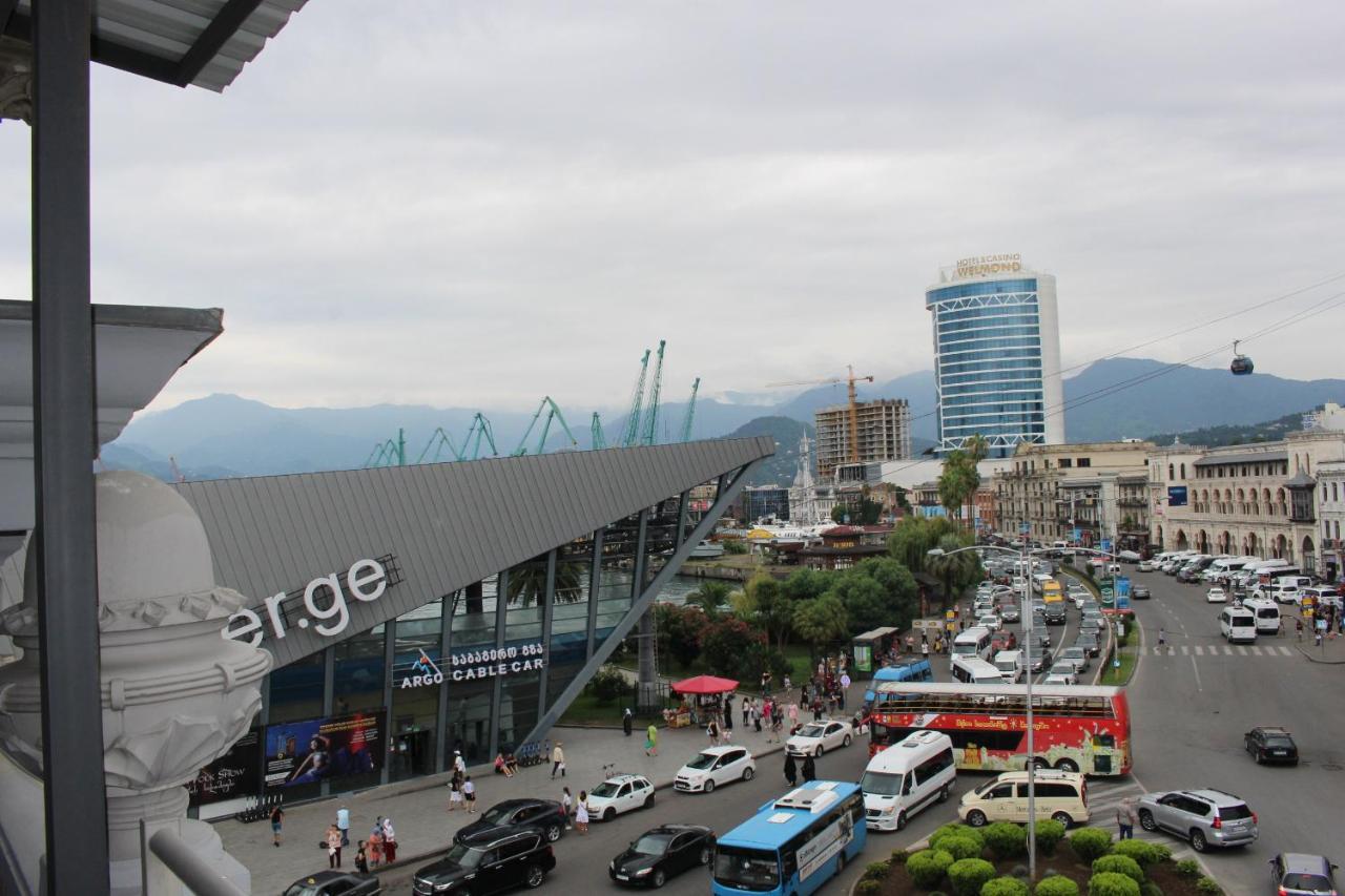 Boutique Hotel 32 Batumi Ngoại thất bức ảnh