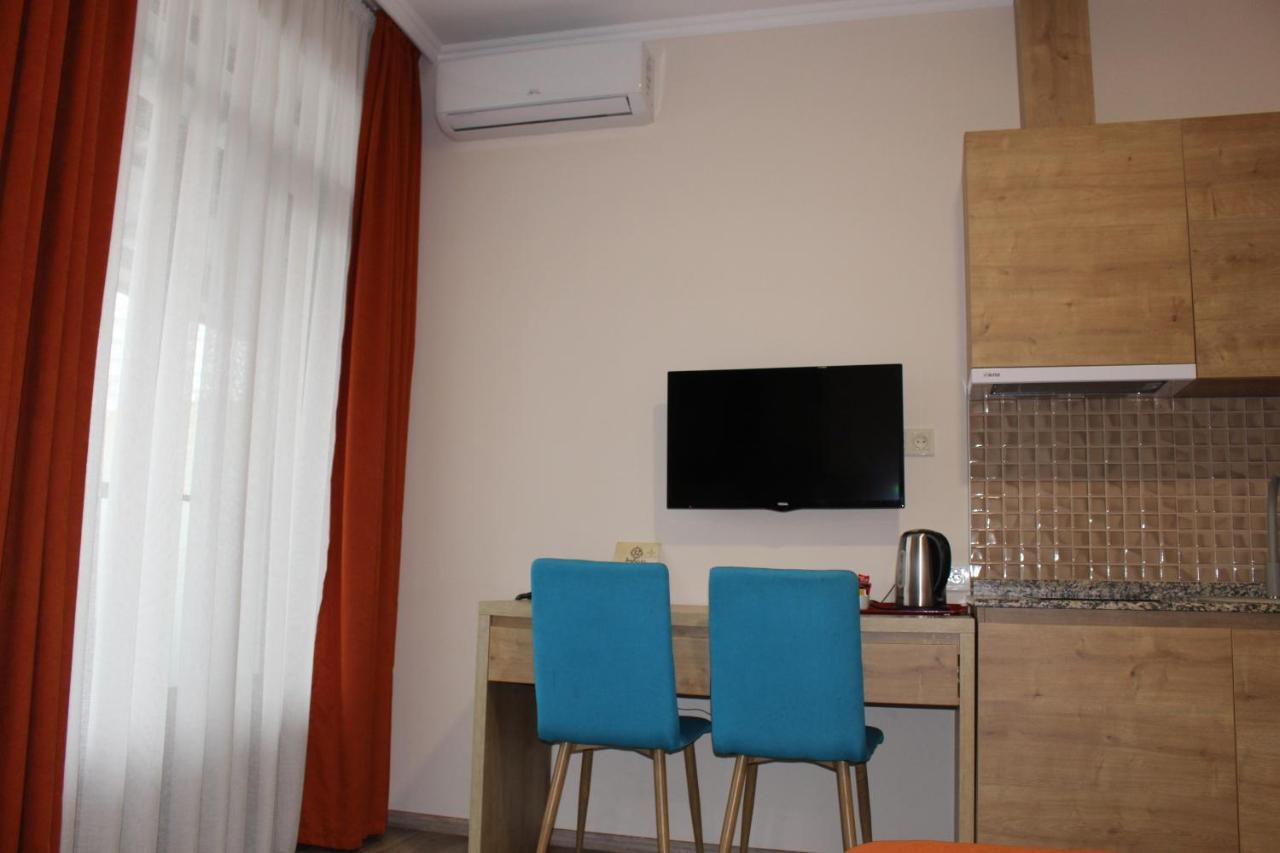 Boutique Hotel 32 Batumi Ngoại thất bức ảnh