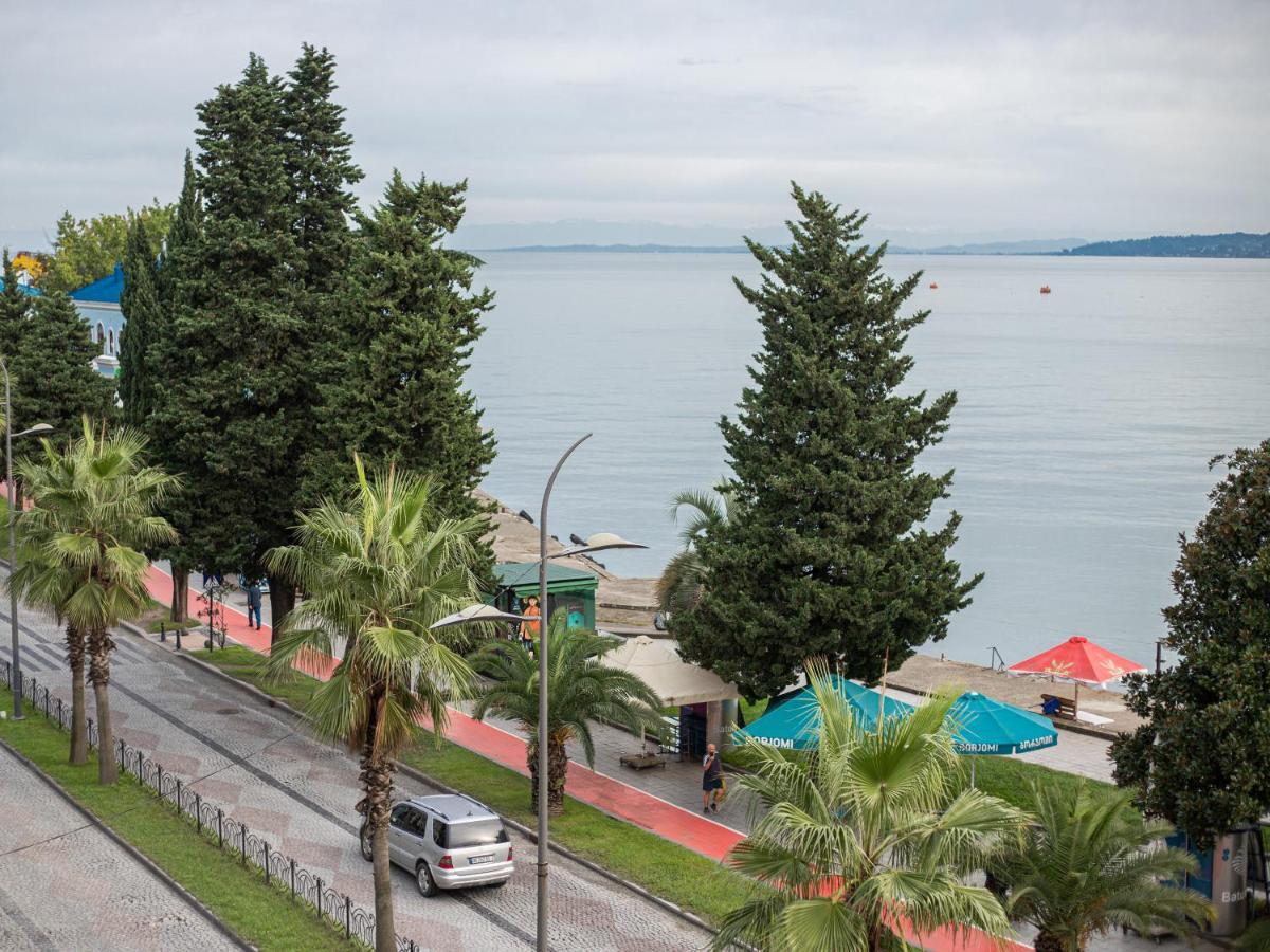 Boutique Hotel 32 Batumi Ngoại thất bức ảnh