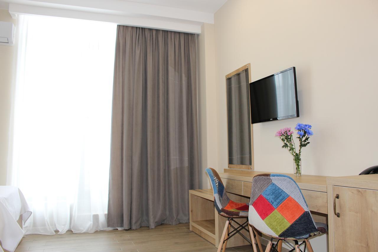 Boutique Hotel 32 Batumi Ngoại thất bức ảnh