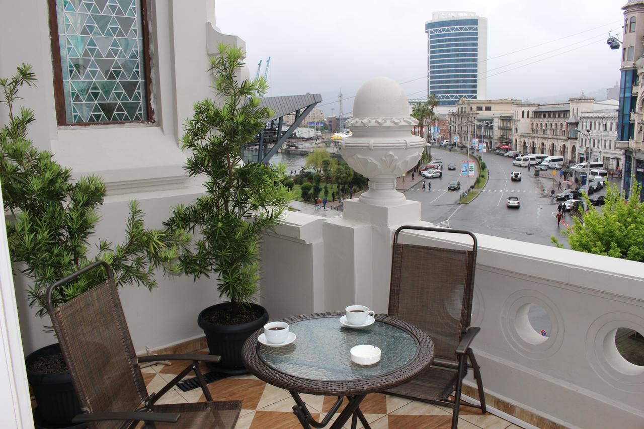 Boutique Hotel 32 Batumi Ngoại thất bức ảnh