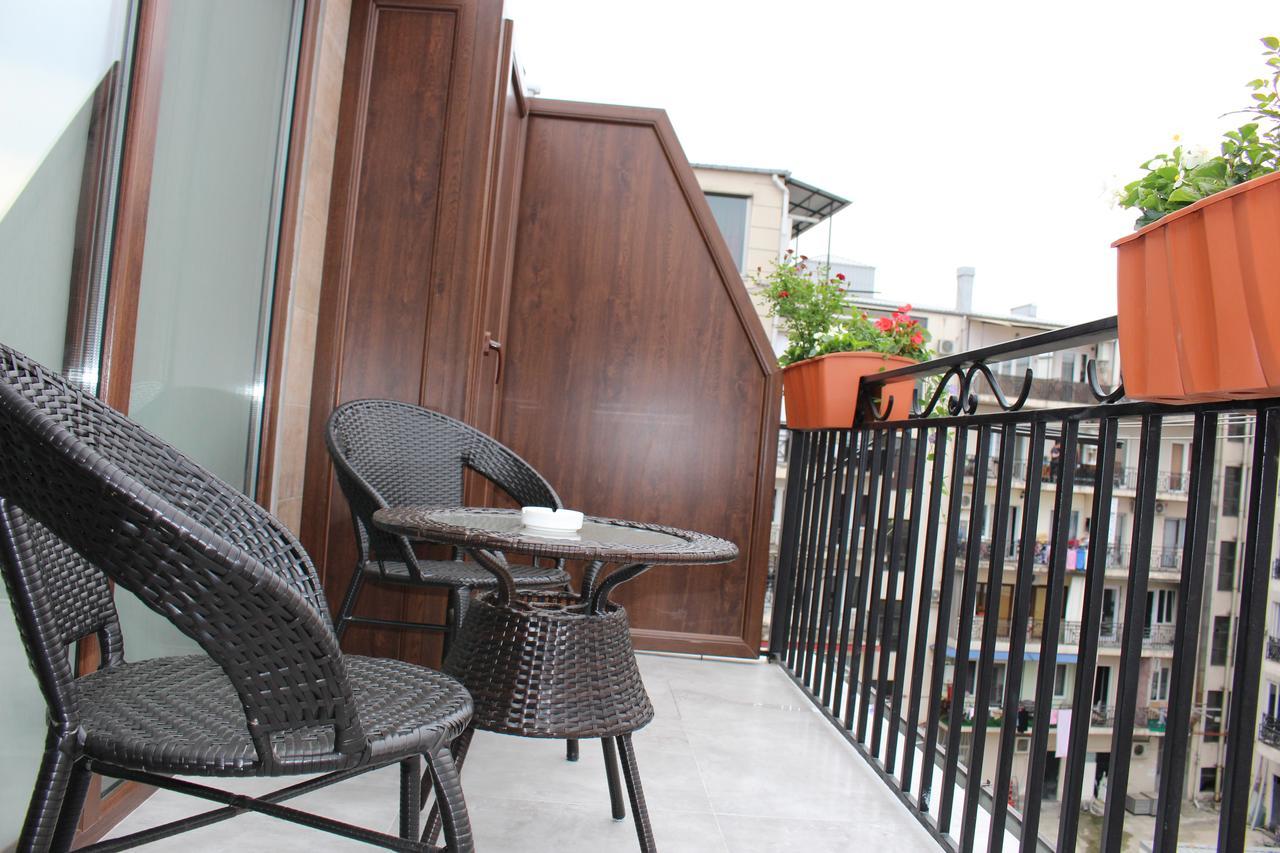 Boutique Hotel 32 Batumi Ngoại thất bức ảnh