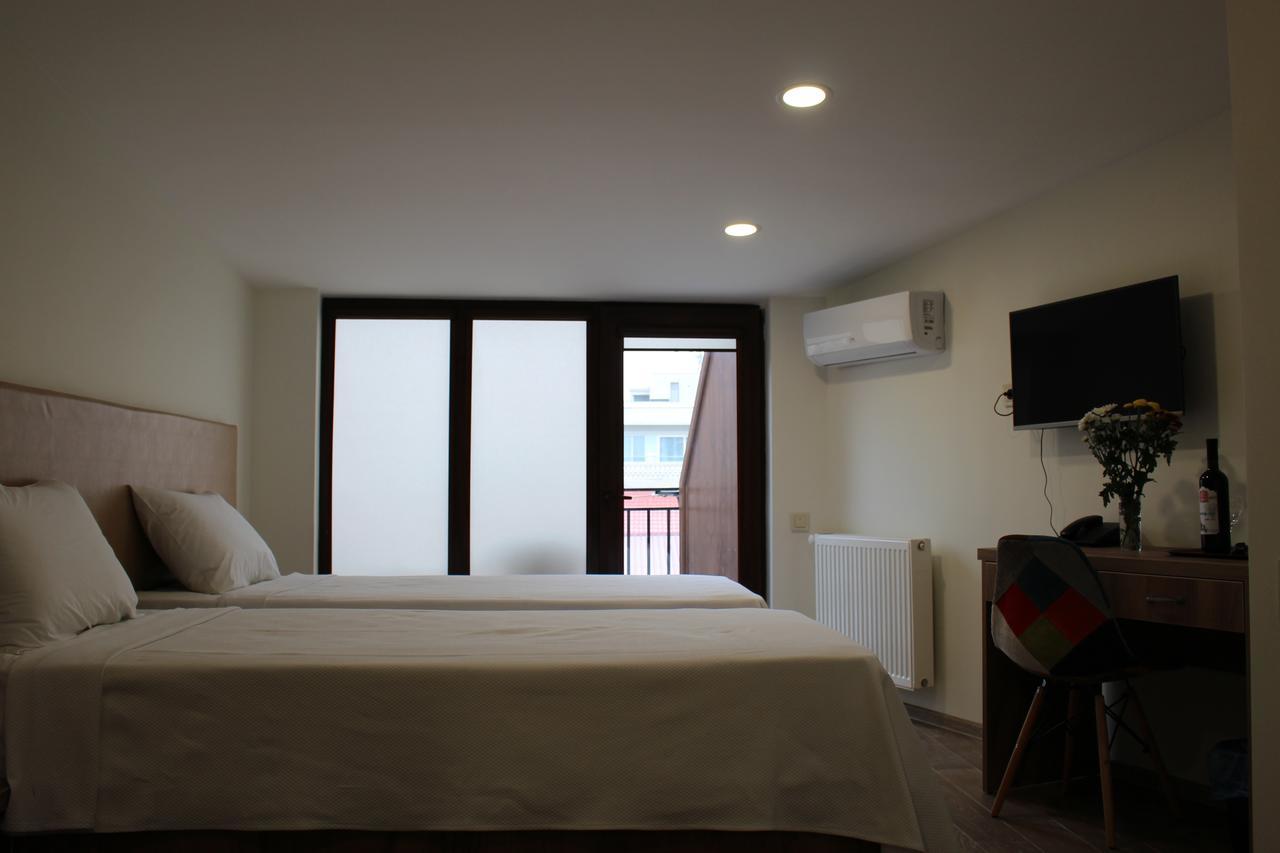 Boutique Hotel 32 Batumi Ngoại thất bức ảnh