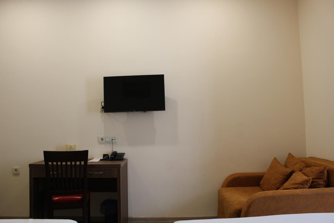 Boutique Hotel 32 Batumi Ngoại thất bức ảnh