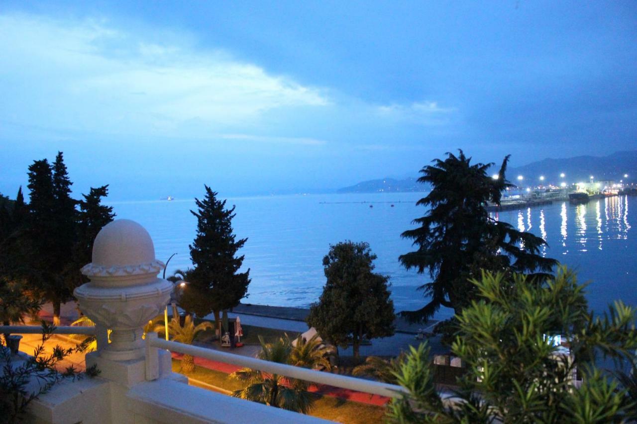 Boutique Hotel 32 Batumi Ngoại thất bức ảnh